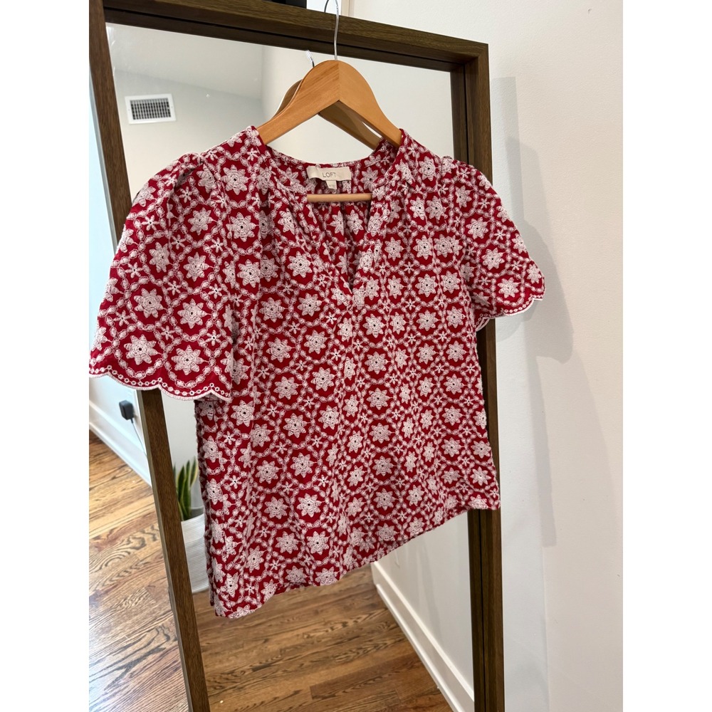 LOFT Red White Floral Eyelet Embroidery Puff Sleeve Blouse Top XS Scalloped Hem